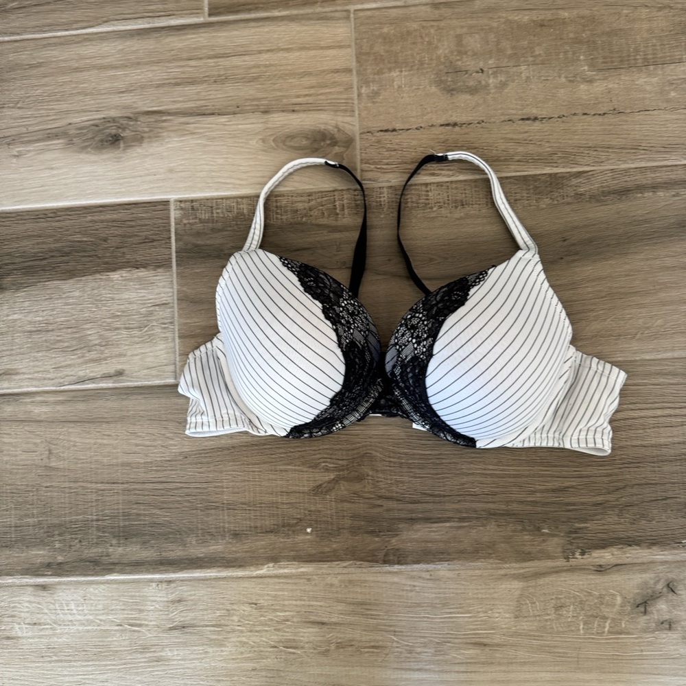 Lane Bryant Cacique 44C Smooth Boost Plunge bra